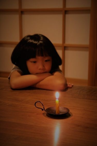 蜜蝋キャンドルを灯してみる