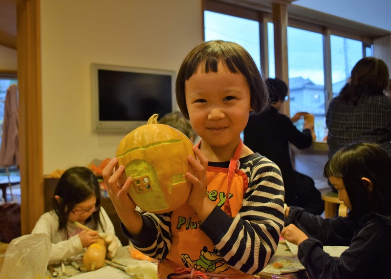 かぼちゃランタンの小人の家、出来上がり！