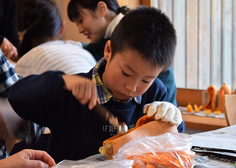 くり抜き君なら小さい子でも掘れる