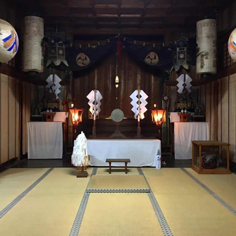 神社の神前 ぬさ 幣 ごへい 御幣