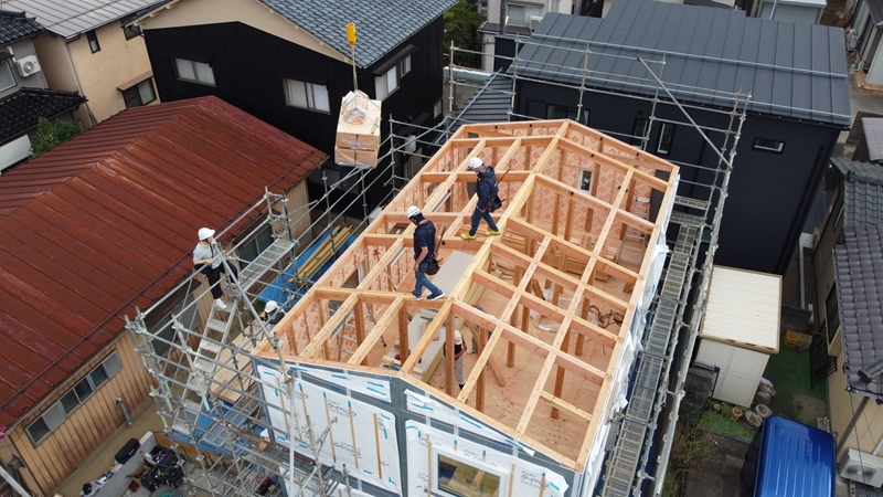 寺尾上のまちなか山荘　上棟小屋組