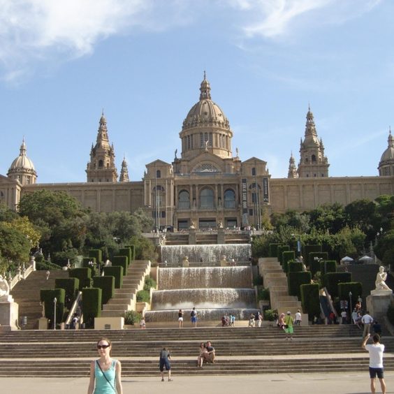 バルセロナ・カタルーニャ美術館前スペイン広場 2015