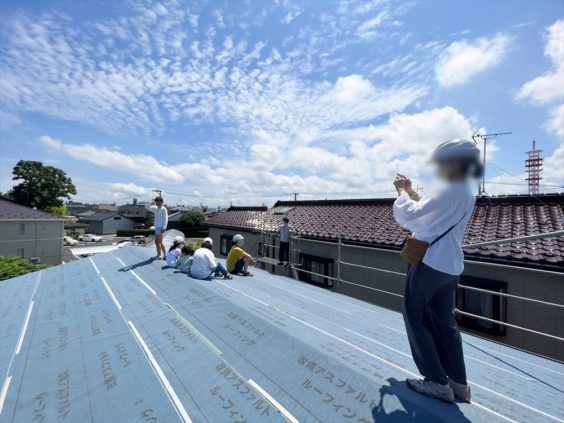 女池のまちなか山荘　屋根に上がってみる