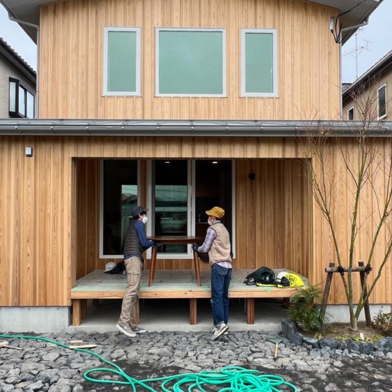 女池のまちなか山荘　テーブル・チェア