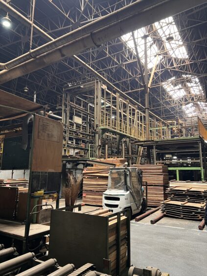 新潟市西蒲杉ベニヤ